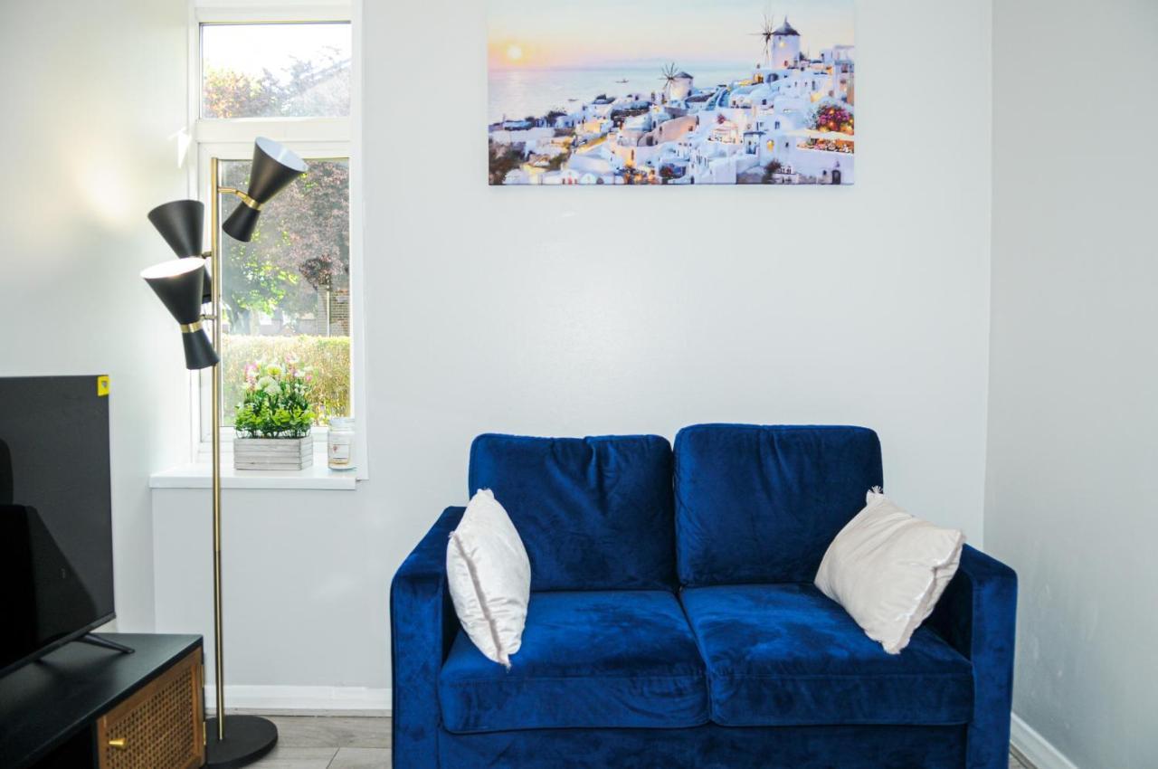 דירות Greater London, 1 Bed London Flat, Parking, Nr Metro Stations, 15Mins To לונדון מראה חיצוני תמונה